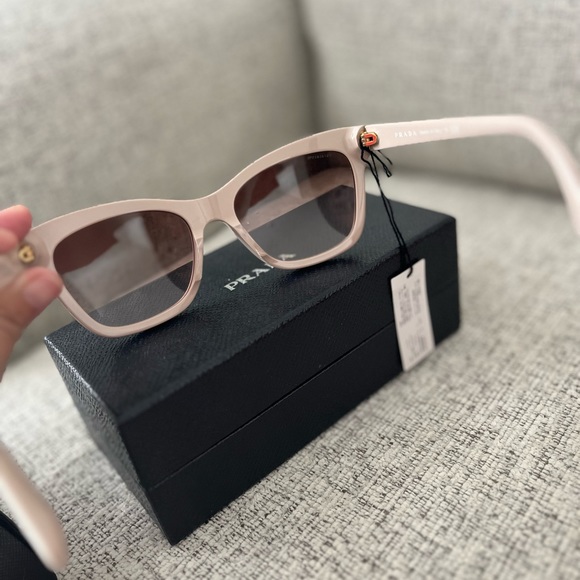 Prada Sunglasses - Picture 5 of 10